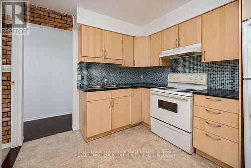 12 - 97 Henderson Avenue, Markham, ON - Indoor Photo Showing Kitchen