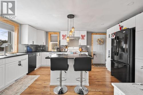 1074 County Rd 30, Brighton, ON - Indoor Photo Showing Kitchen With Upgraded Kitchen