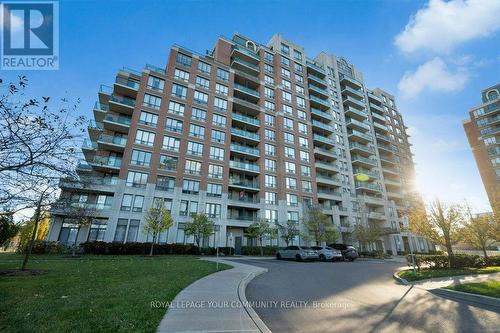 Ph07 - 310 Red Maple Road, Richmond Hill, ON - Outdoor With Balcony With Facade