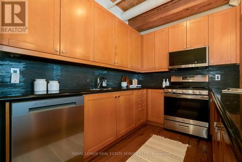 406 - 781 King Street W, Toronto, ON - Indoor Photo Showing Kitchen