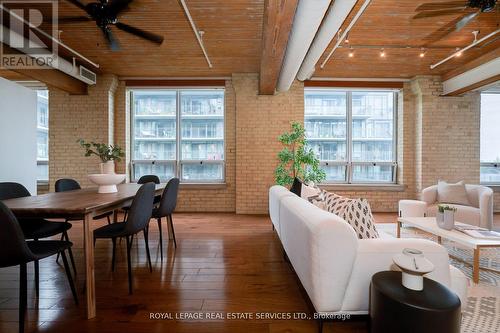 406 - 781 King Street W, Toronto, ON - Indoor Photo Showing Dining Room