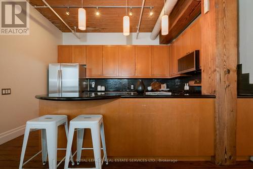 406 - 781 King Street W, Toronto, ON - Indoor Photo Showing Kitchen