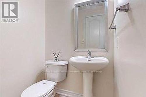 80 Serano Crescent, Richmond Hill, ON - Indoor Photo Showing Bathroom