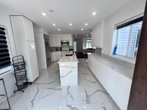 Kitchen - 180 Rue Du Bassin, Terrebonne (Lachenaie), QC - Indoor Photo Showing Kitchen