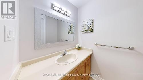 20 Elkpath Avenue, Toronto, ON - Indoor Photo Showing Bathroom