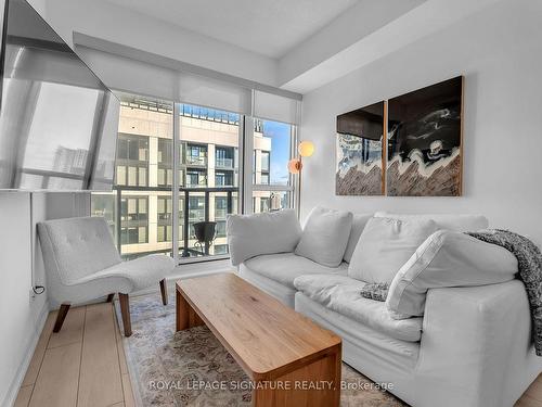 2301-49 East Liberty St, Toronto, ON - Indoor Photo Showing Living Room