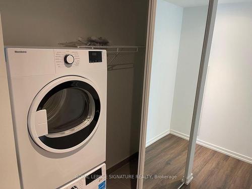 2309-7890 Jane St, Vaughan, ON - Indoor Photo Showing Laundry Room