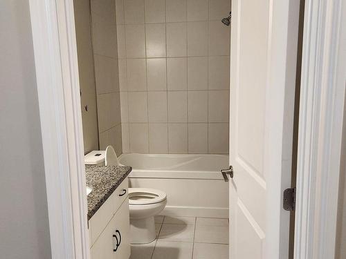 984 Wright Dr, Midland, ON - Indoor Photo Showing Bathroom