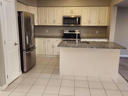 984 Wright Dr, Midland, ON - Indoor Photo Showing Kitchen With Stainless Steel Kitchen