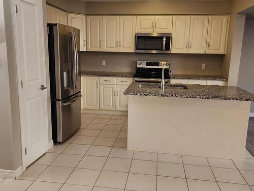 984 Wright Dr, Midland, ON - Indoor Photo Showing Kitchen With Stainless Steel Kitchen With Double Sink