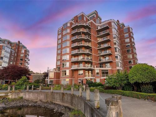 1101-630 Montreal St, Victoria, BC - Outdoor With Facade