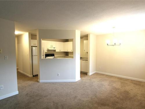 114-3185 Barons Rd, Nanaimo, BC - Indoor Photo Showing Kitchen