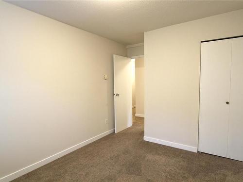 114-3185 Barons Rd, Nanaimo, BC - Indoor Photo Showing Other Room