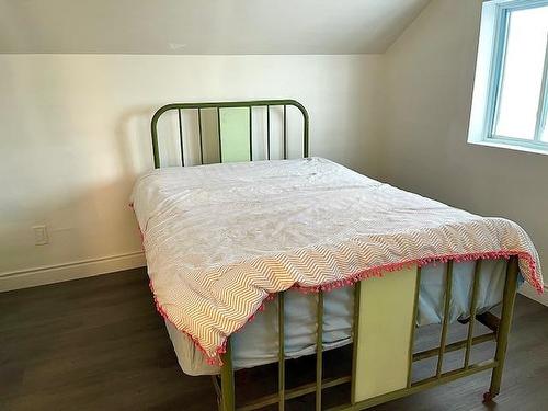 225 Villa Street, Thunder Bay, ON - Indoor Photo Showing Bedroom