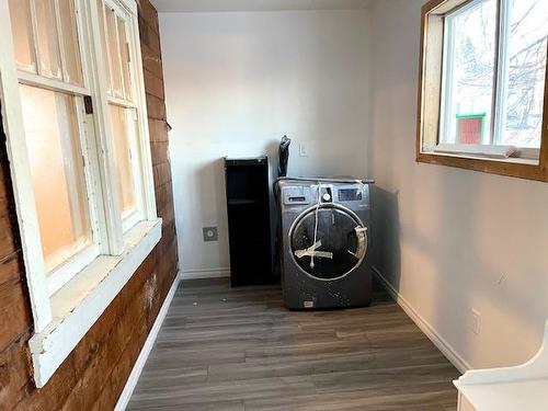 225 Villa Street, Thunder Bay, ON - Indoor Photo Showing Laundry Room