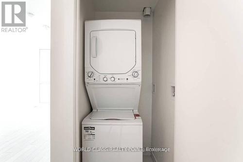 408 - 49 East Liberty Street, Toronto, ON - Indoor Photo Showing Laundry Room