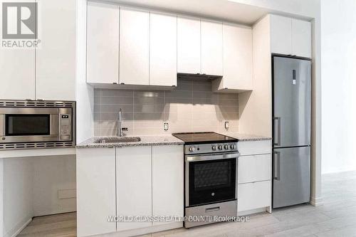 408 - 49 East Liberty Street, Toronto, ON - Indoor Photo Showing Kitchen