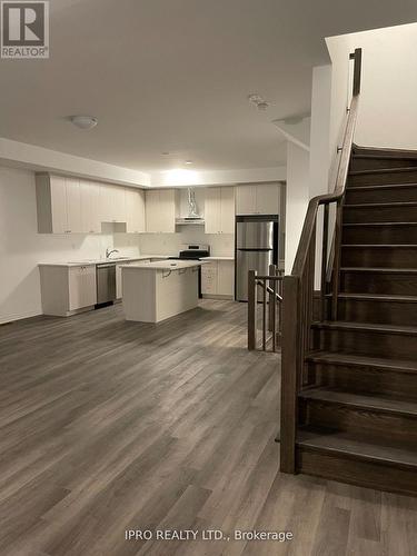 1262 Havelock Gardens, Milton, ON - Indoor Photo Showing Kitchen