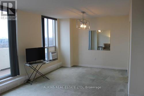 921 - 35 Ormskirk Avenue, Toronto, ON - Indoor Photo Showing Other Room