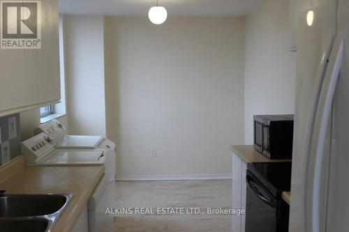 921 - 35 Ormskirk Avenue, Toronto, ON - Indoor Photo Showing Laundry Room