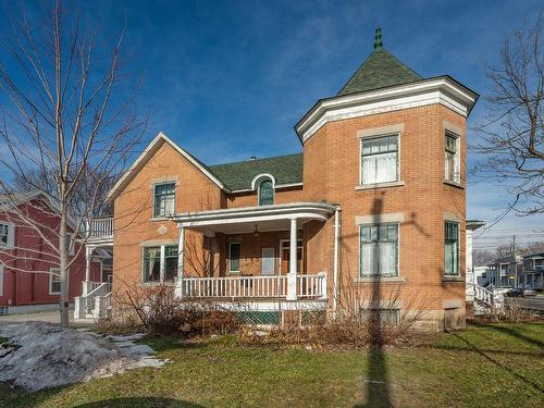 FaÃ§ade - 252 Rue Laurier, Saint-Jean-Sur-Richelieu, QC - Outdoor With Deck Patio Veranda