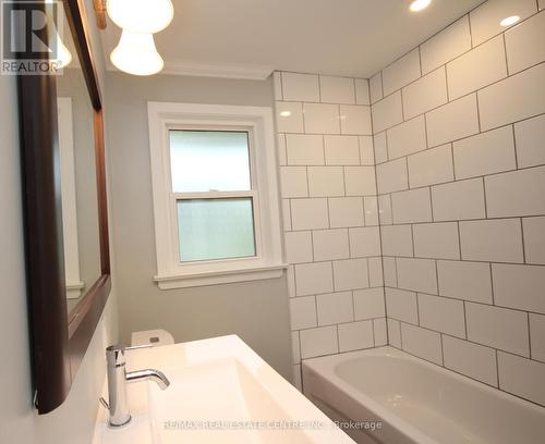 Main - 376 Humewood Avenue, Oshawa, ON - Indoor Photo Showing Bathroom