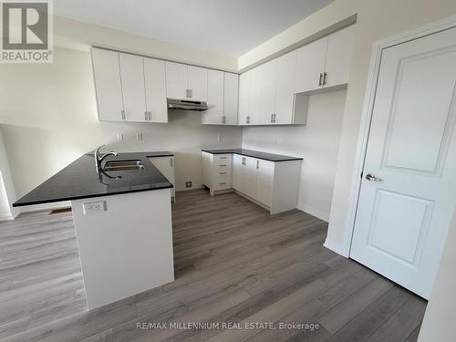 150 Turnberry Lane, Barrie, ON - Indoor Photo Showing Kitchen