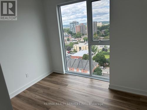 1302 - 370 Martha Street, Burlington, ON - Indoor Photo Showing Other Room