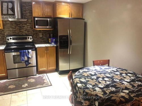 Bsmt - 5239 Creditview Road, Mississauga, ON - Indoor Photo Showing Kitchen