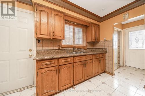 4211 Brandon Gate Drive, Mississauga, ON - Indoor Photo Showing Kitchen With Double Sink