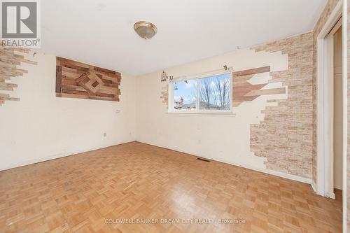 4211 Brandon Gate Drive, Mississauga, ON - Indoor Photo Showing Other Room