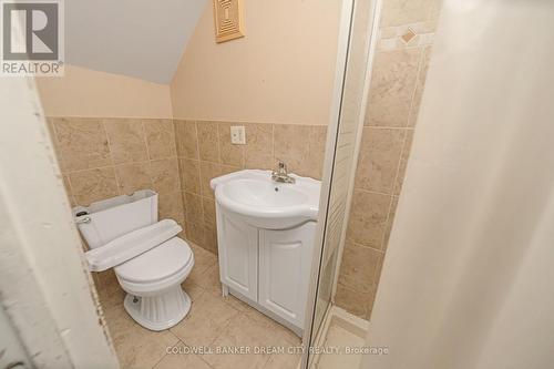 4211 Brandon Gate Drive, Mississauga, ON - Indoor Photo Showing Bathroom