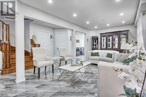 3398 Crimson King Circle, Mississauga, ON - Indoor Photo Showing Living Room