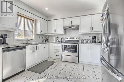 3398 Crimson King Circle, Mississauga, ON - Indoor Photo Showing Kitchen