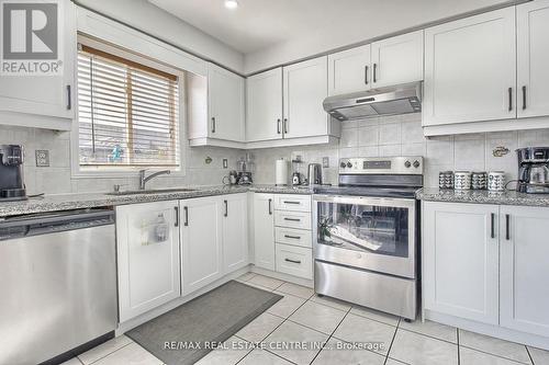 3398 Crimson King Circle, Mississauga, ON - Indoor Photo Showing Kitchen