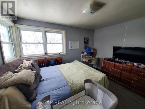 662 Sherbrooke Street, Peterborough, ON - Indoor Photo Showing Bedroom