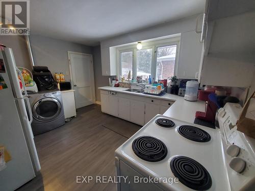 662 Sherbrooke Street, Peterborough, ON - Indoor Photo Showing Laundry Room