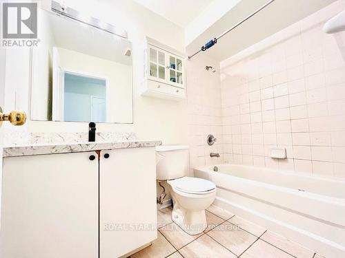 2439 Bankside Drive W, Mississauga, ON - Indoor Photo Showing Bathroom