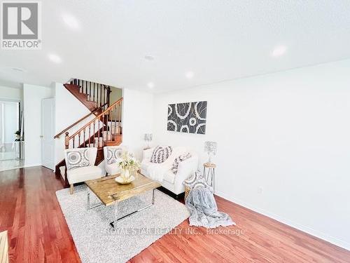 2439 Bankside Drive W, Mississauga, ON - Indoor Photo Showing Living Room