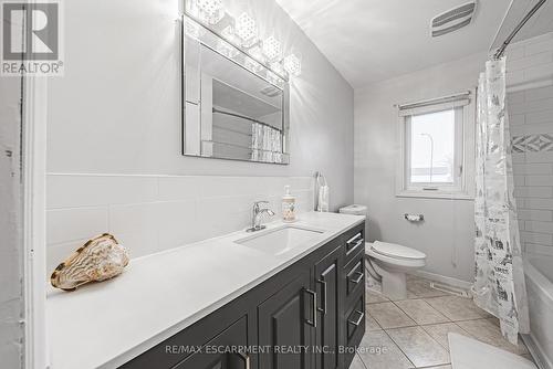 5100 White Church Road, Hamilton, ON - Indoor Photo Showing Bathroom