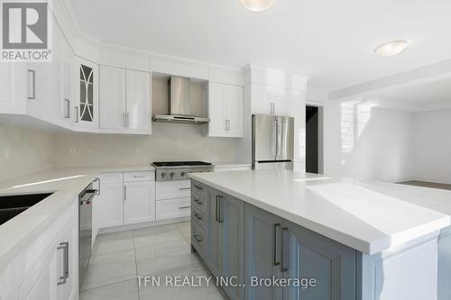 134 Granite Ridge Trail, Hamilton, ON - Indoor Photo Showing Kitchen With Upgraded Kitchen