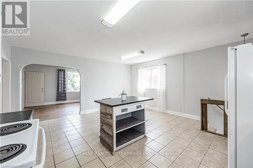 Main - 557 Stirling Avenue S, Kitchener, ON - Indoor Photo Showing Kitchen