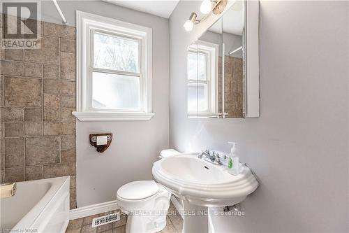 Main - 557 Stirling Avenue S, Kitchener, ON - Indoor Photo Showing Bathroom