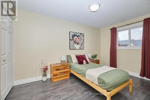 4 - 23 Dynasty Avenue, Hamilton (Stoney Creek), ON - Indoor Photo Showing Bedroom