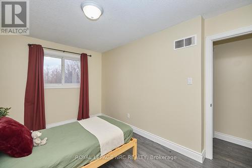 4 - 23 Dynasty Avenue, Hamilton (Stoney Creek), ON - Indoor Photo Showing Bedroom