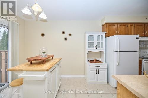 4 - 23 Dynasty Avenue, Hamilton (Stoney Creek), ON - Indoor Photo Showing Kitchen