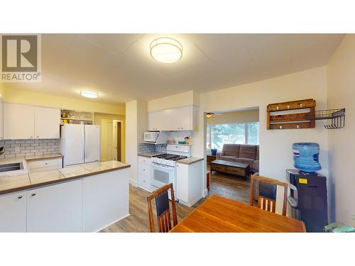 2282 Short Avenue, Quesnel, BC - Indoor Photo Showing Kitchen