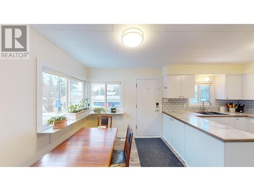 2282 Short Avenue, Quesnel, BC - Indoor Photo Showing Kitchen