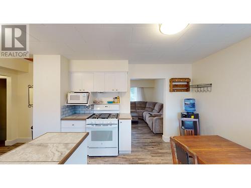 2282 Short Avenue, Quesnel, BC - Indoor Photo Showing Kitchen