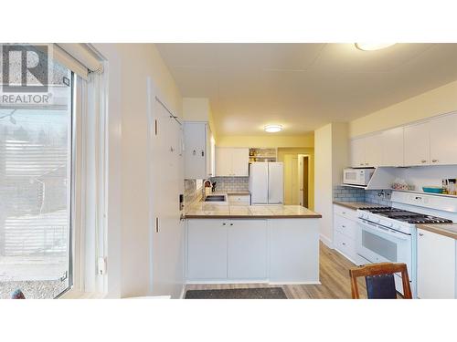 2282 Short Avenue, Quesnel, BC - Indoor Photo Showing Kitchen